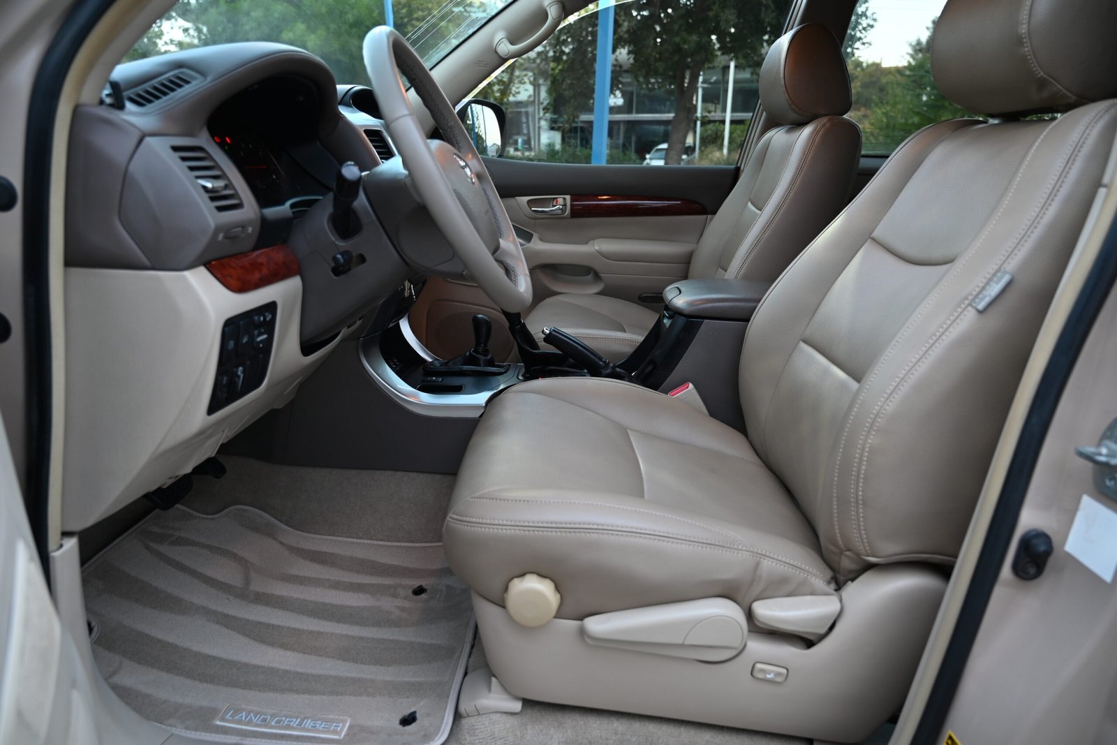 Toyota Land Cruiser 2004