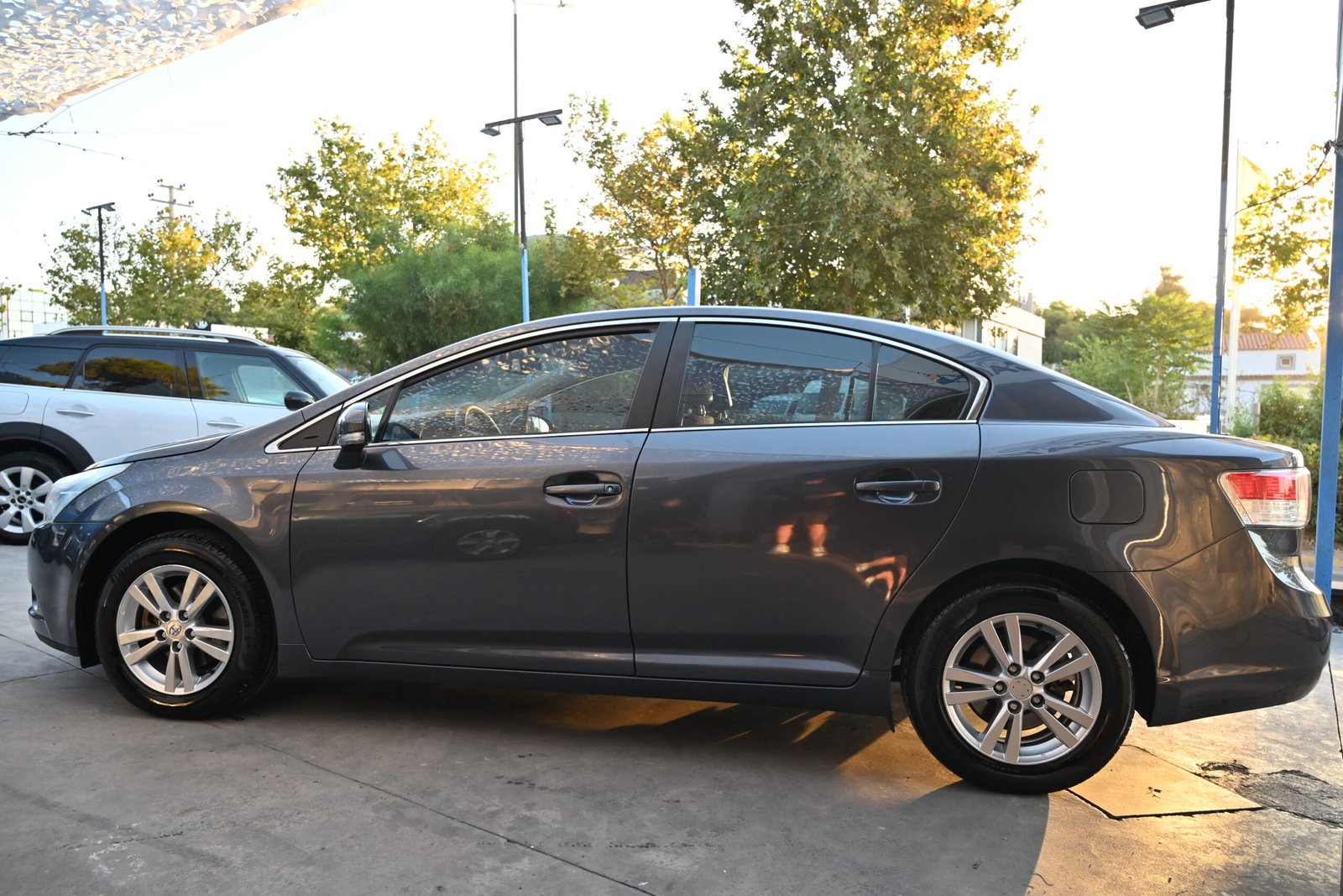 Toyota Avensis 2012