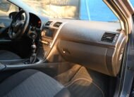 Toyota Avensis 2012