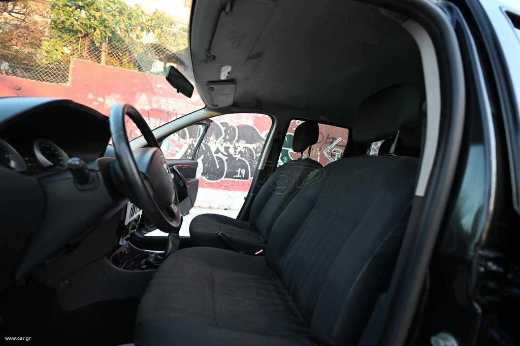 Dacia Duster 2011