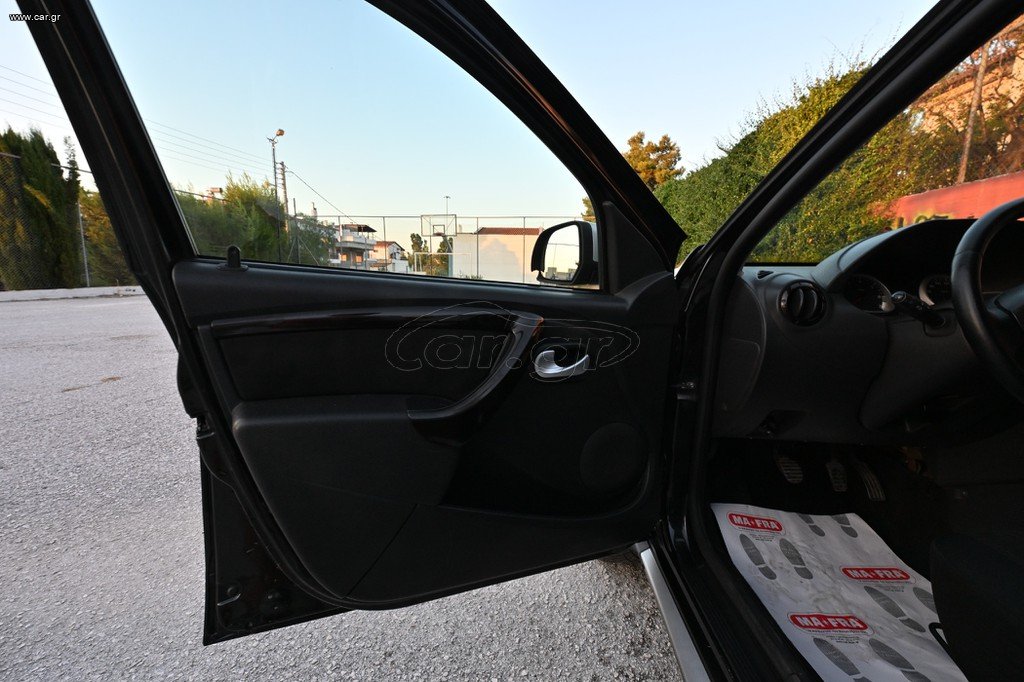 Dacia Duster 2011