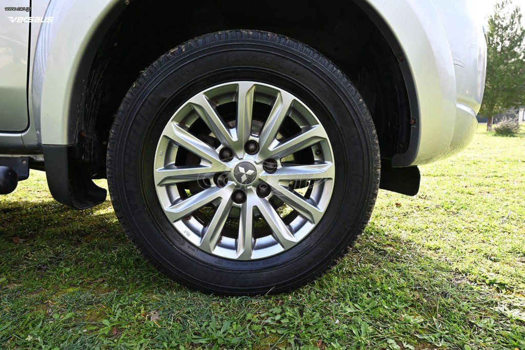 Mitsubishi L200 2016
